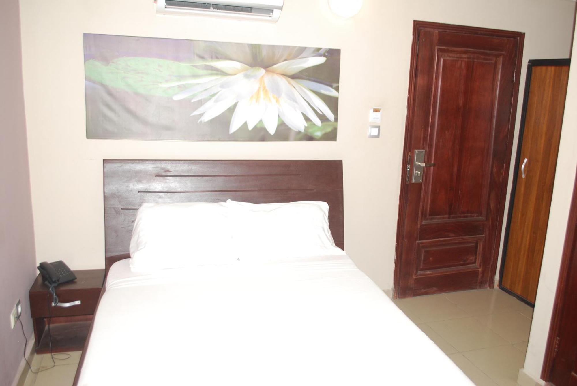 Benin City Center Hotel Cotonou Exterior photo