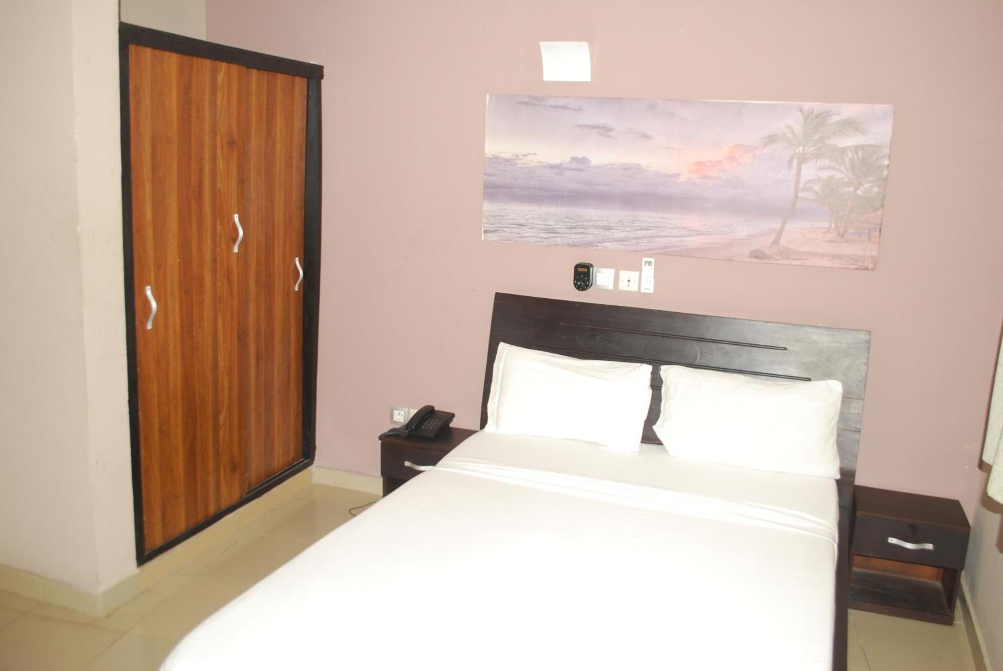 Benin City Center Hotel Cotonou Exterior photo