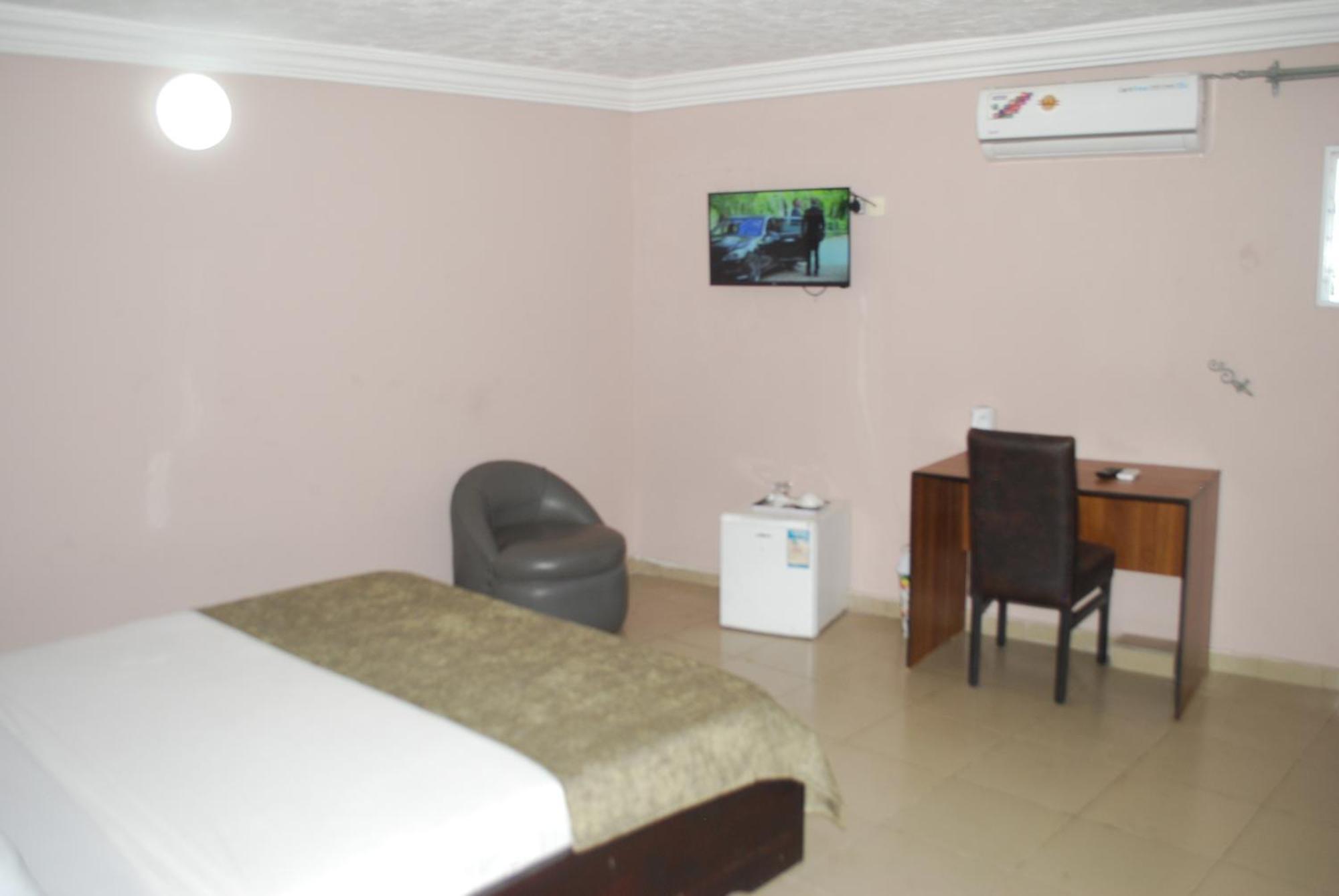 Benin City Center Hotel Cotonou Exterior photo