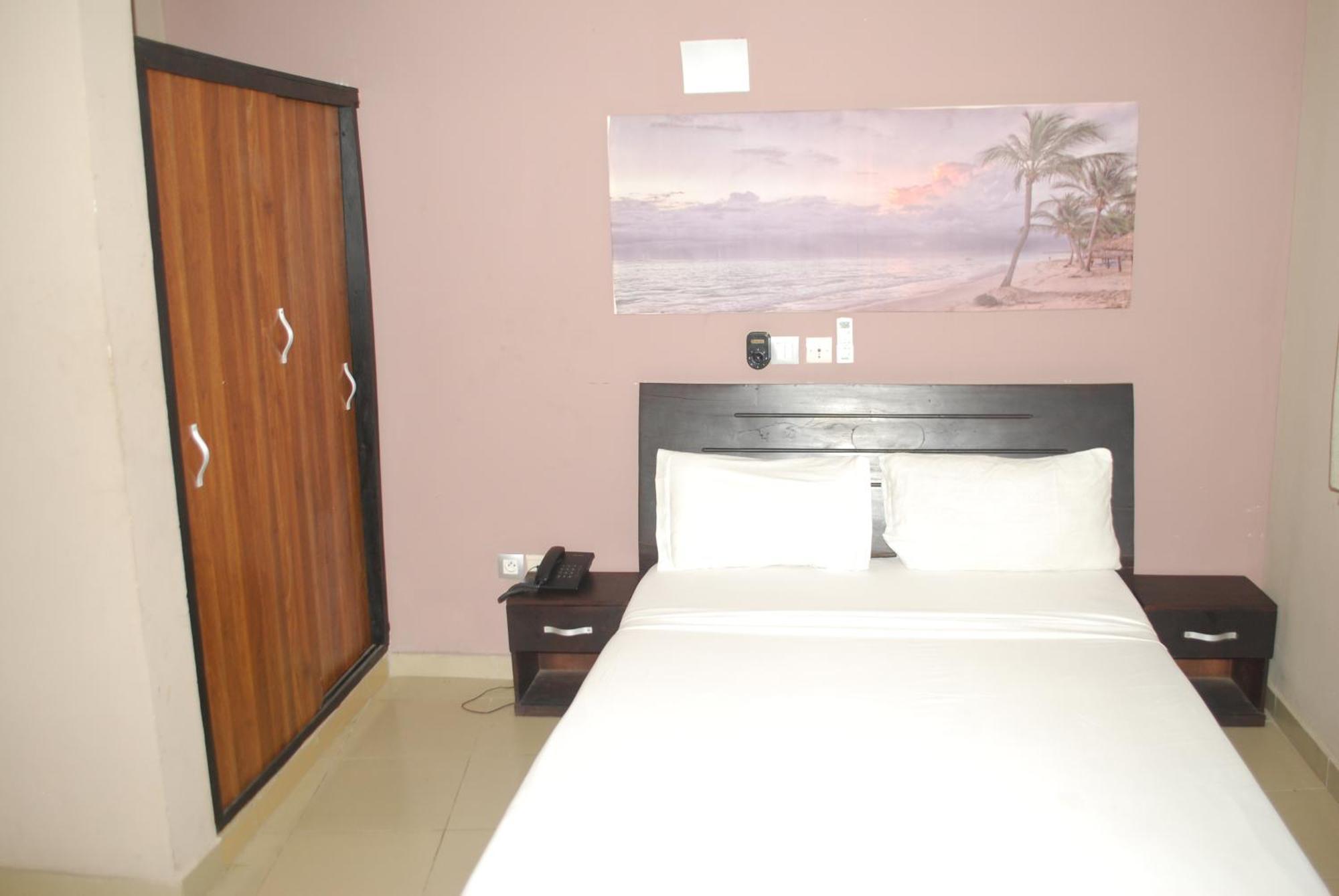Benin City Center Hotel Cotonou Exterior photo